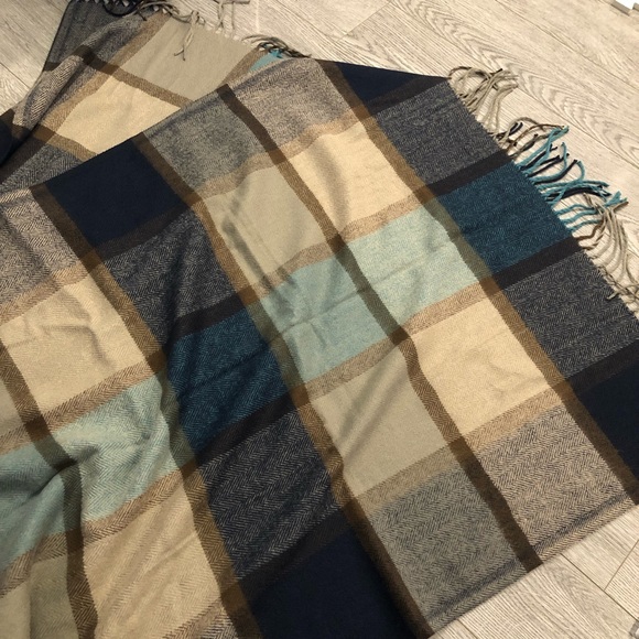 Blue and brown blanket scarf - Picture 3 of 3